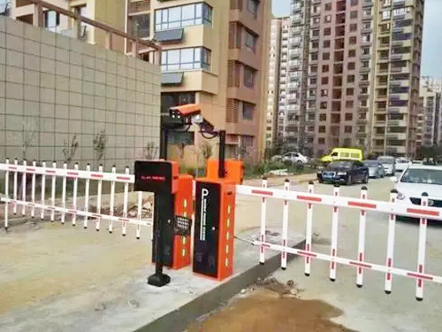 停車場(chǎng)道閘如何防砸？